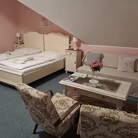 Kamenny Vrch Otel *